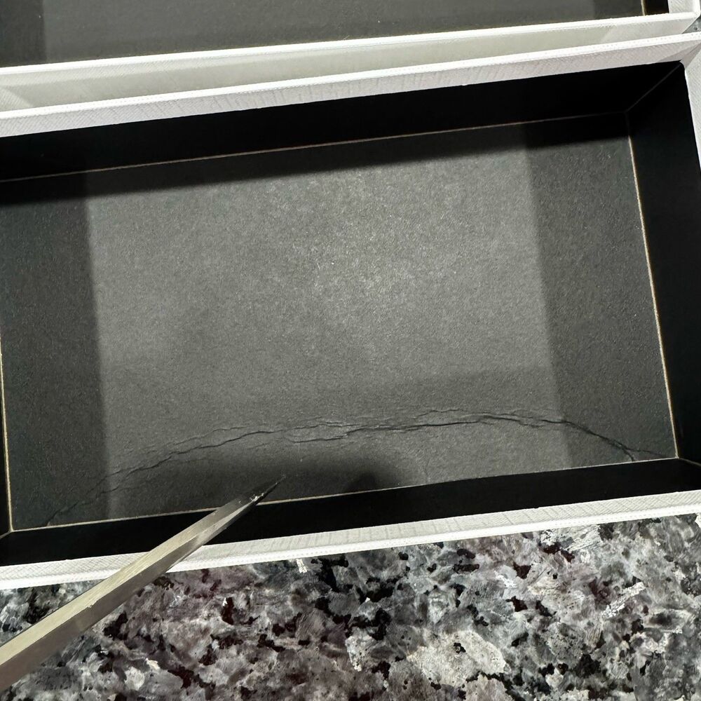 CELINE PARIS White Cardboard Gift Empty Box 8.5" x 4.5” x 3" - Picture 4 of 10
